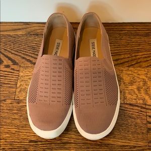 Steve Madden slip on shoe